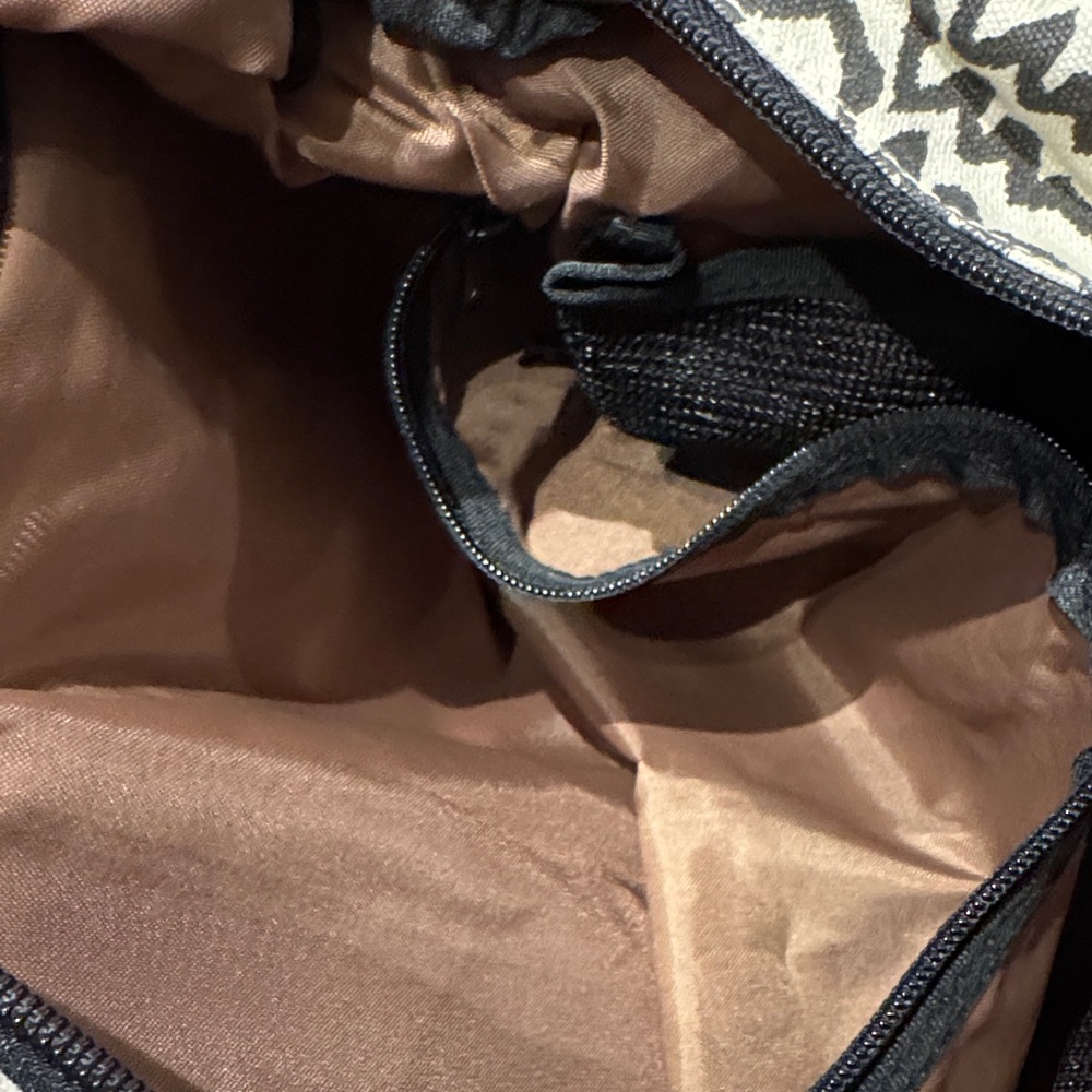 Kavu Women's Tote and Crossbody Set - Black and Cream - Picture 4 of 5